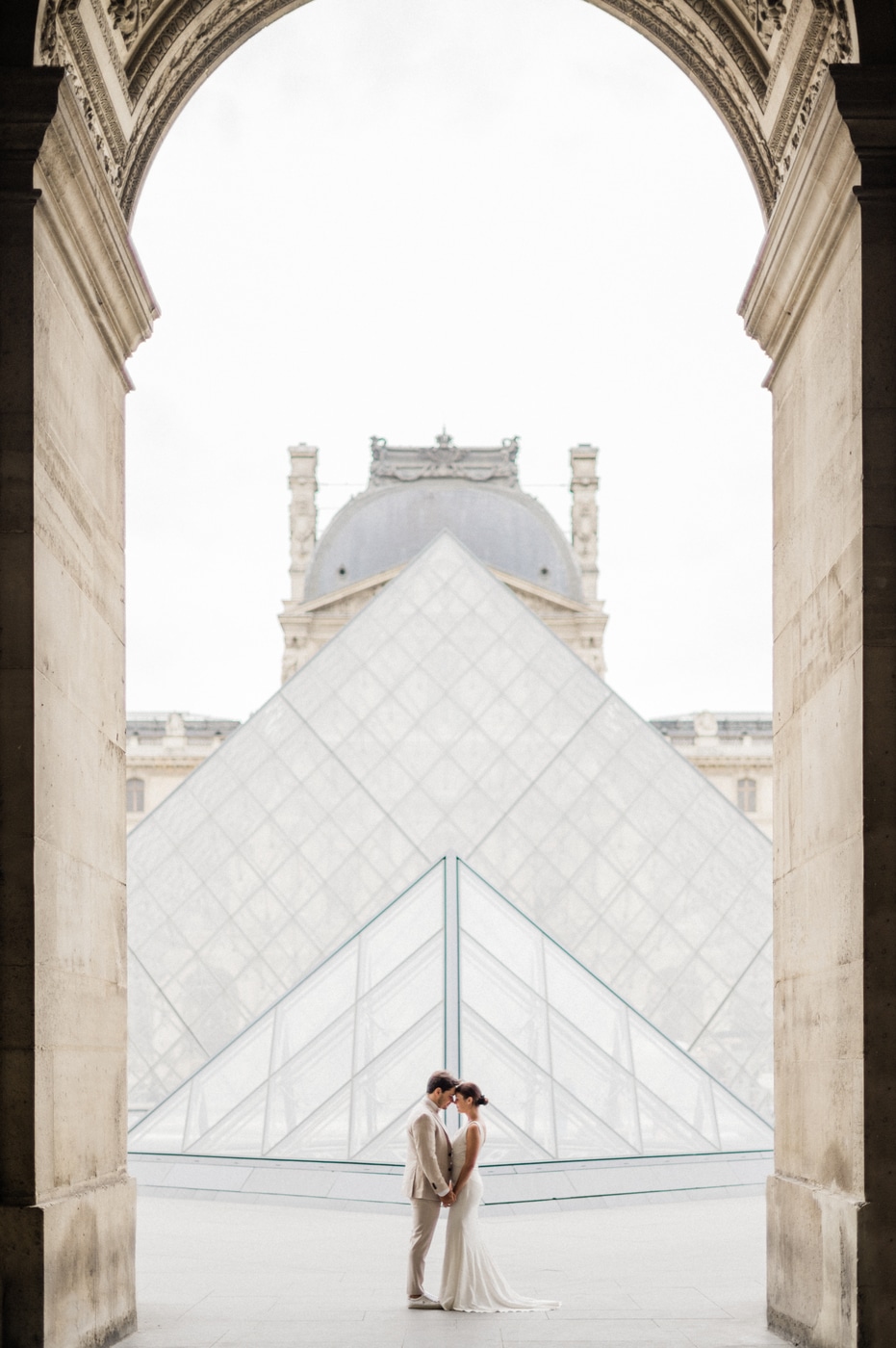 Une séance photo Day After au Louvre à Paris
