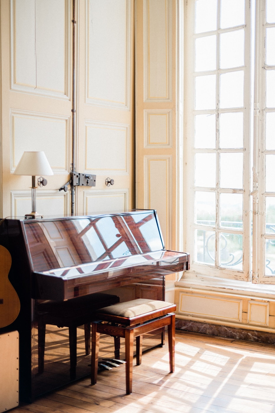 Le piano du Château du Fey dans l'Yonne à Villecien en Bourgogne