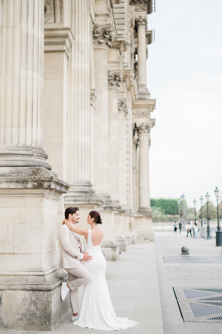 Une séance photo couple au Louvre