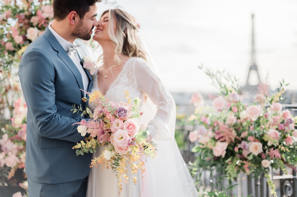 Cérémonie laïque pour un elopement à Paris, à l'Hôtel Marignan