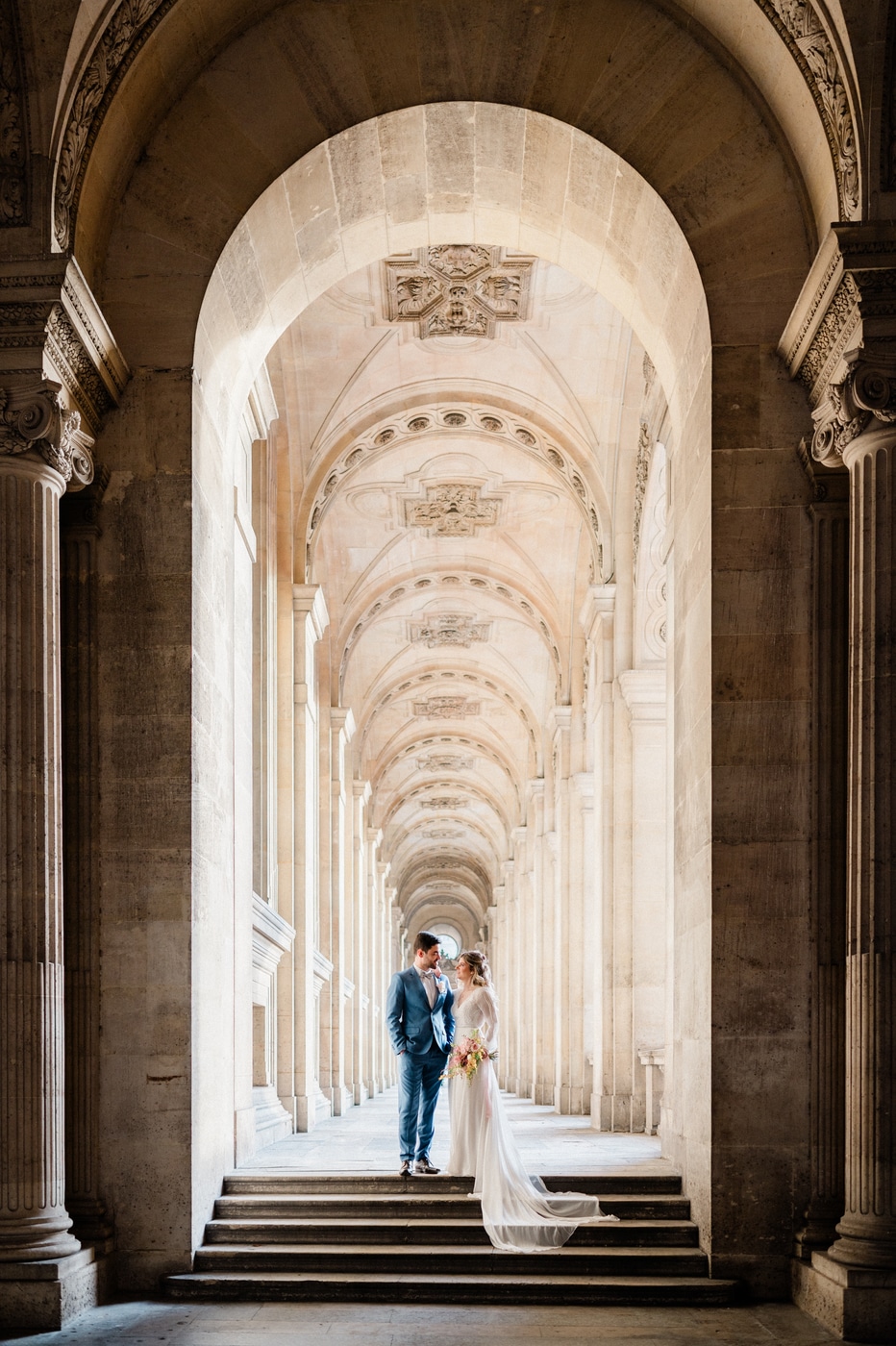 Séance photo de couple pour un elopement wedding à Paris