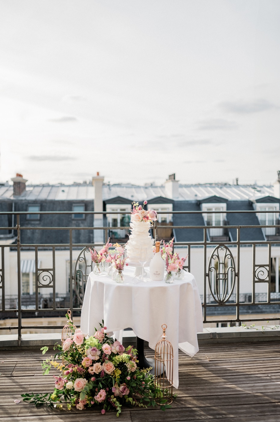 Wedding Cake avec vue sur les toits de Paris