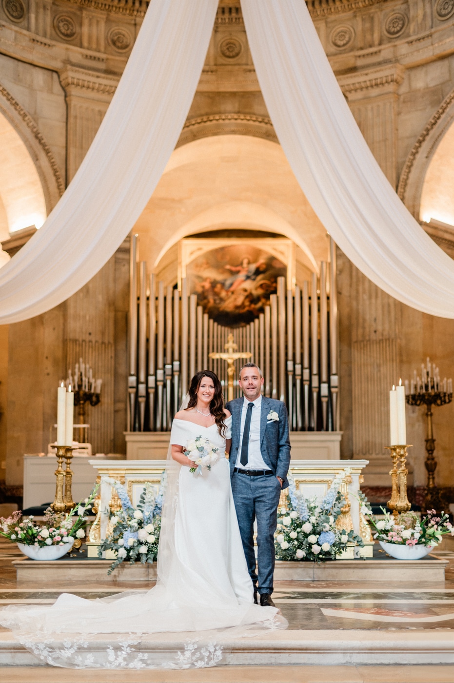 Cérémonie religieuse à l'Église Notre-Dame de Versailles