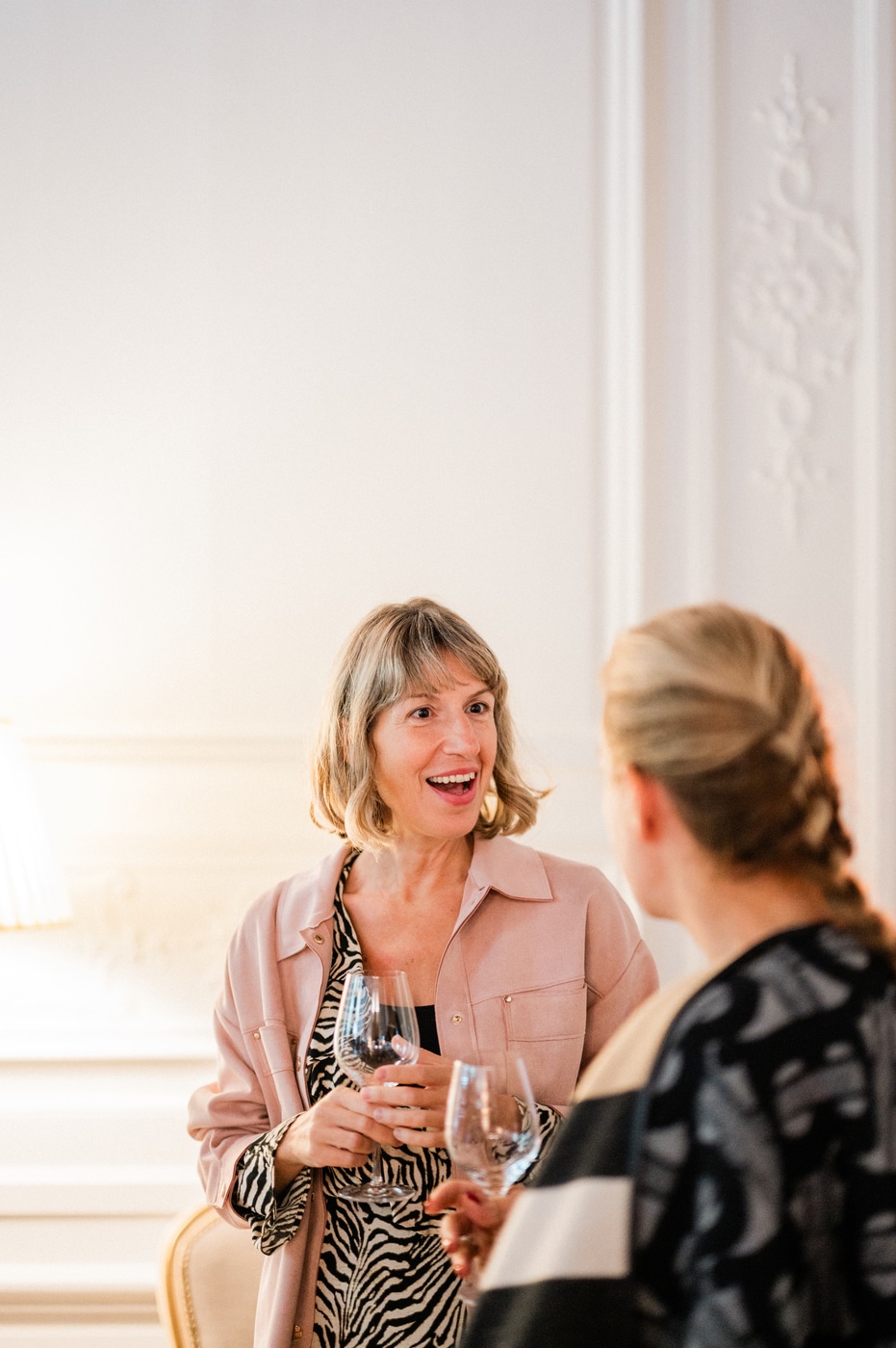 Moment convivial mariage Bourgogne Abbaye de Maizières
